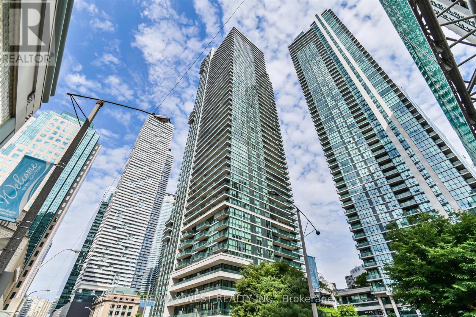 33 Bay St, 903, Toronto, Ontario