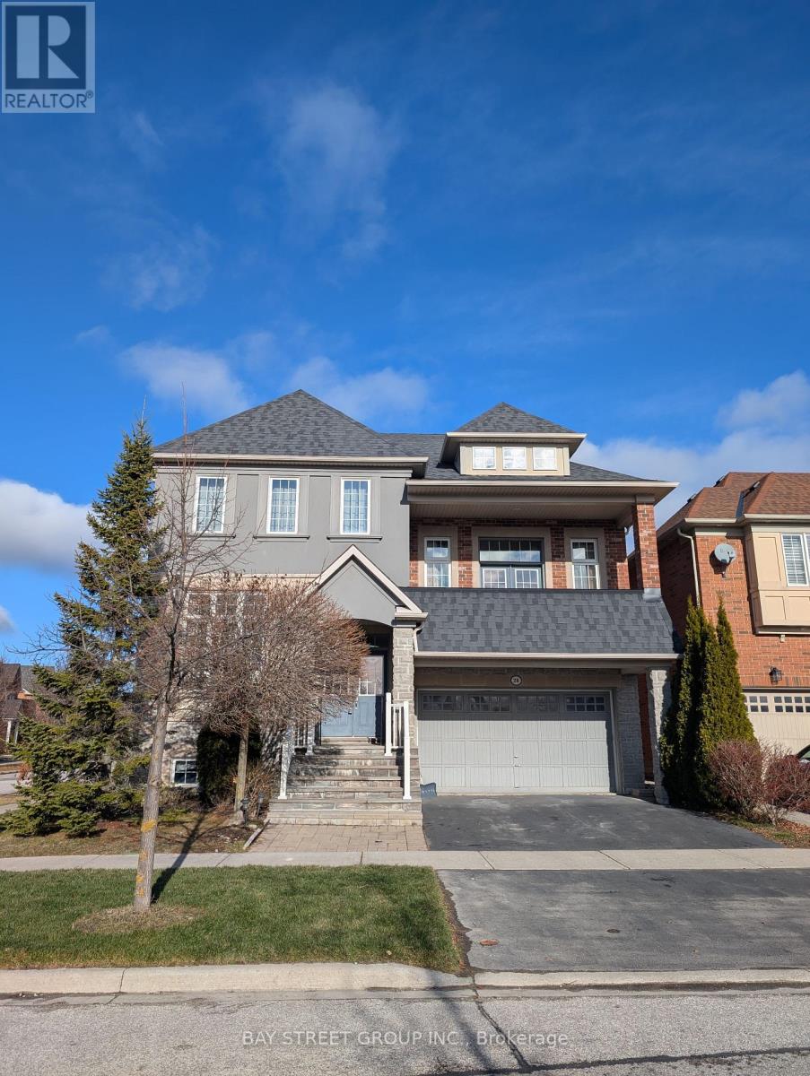 28 Hearthside Ave, Richmond Hill, Ontario