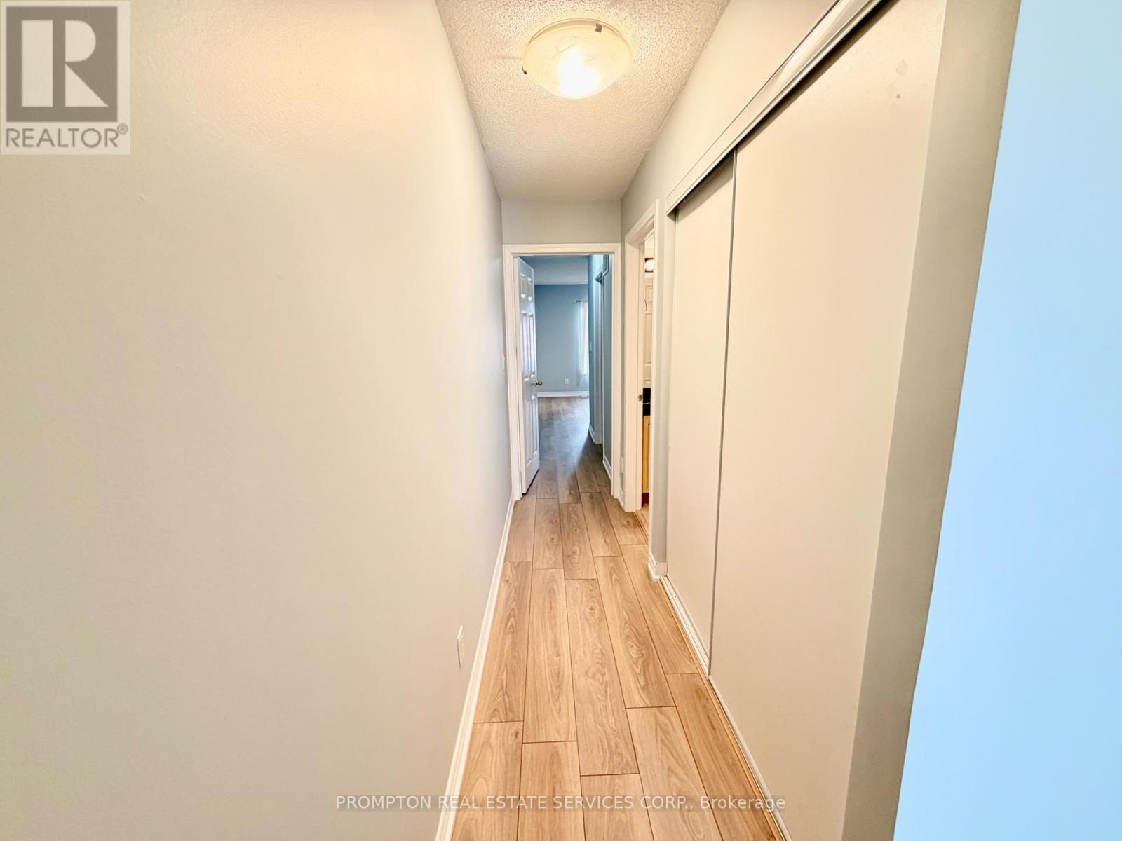 C13690054 photo 