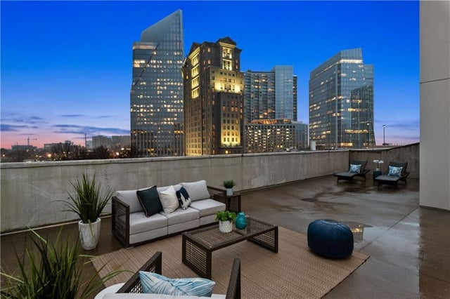 Realm Condos photo 4